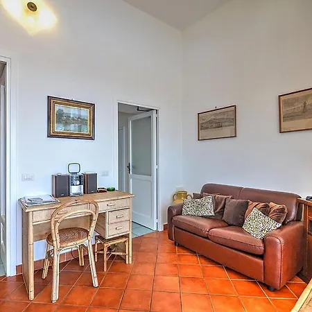 Sleeps 4 Air Con Wifi Holiday home